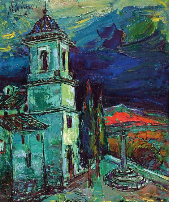 Iglesia de tonalidades verdes con un atardecer vibrante y paisajes montañosos al fondo.